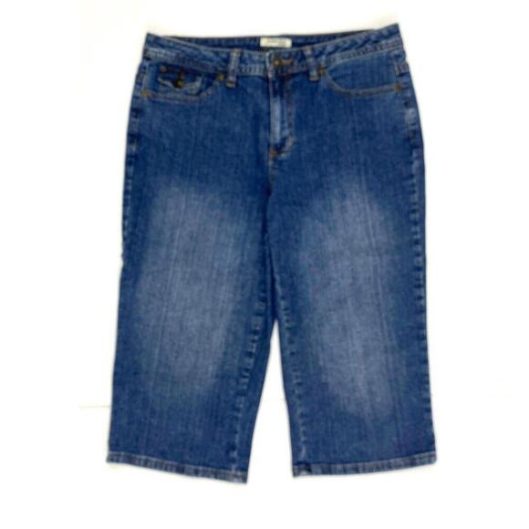 St. John's Bay Skimmer Back Flap Pockets Women's size 6 Dark Blue Denim Shorts - Picture 1 of 3